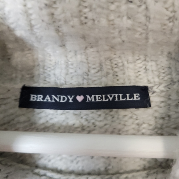 Brandy Melville Cassia Wool Blend Turtleneck - Picture 6 of 8